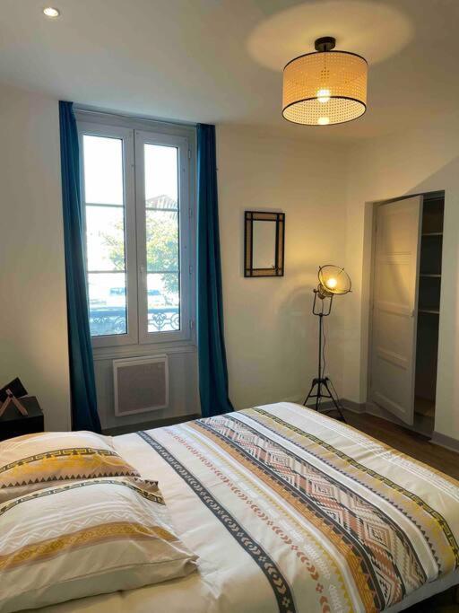 T2 Face Gare Sncf Appart Hotel Le Cygne 1 Bourges Luaran gambar